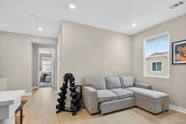 Building Photo - 1733 Artemisia Ct