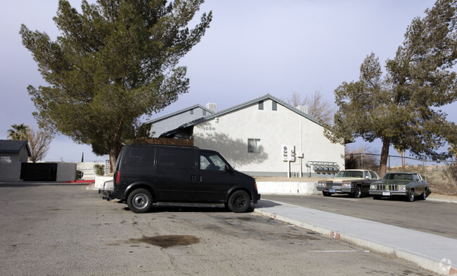 Primary Photo - 1050 Deseret Ave