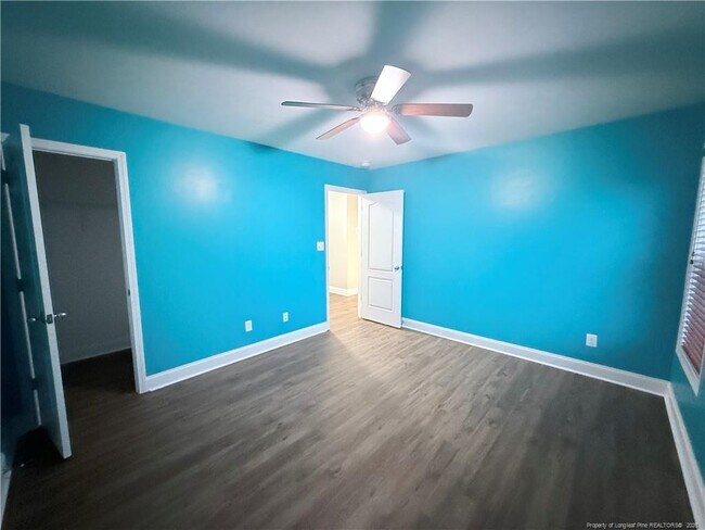 Building Photo - 471 Century Dr