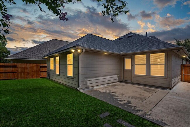 Building Photo - 6907 Birnam Garden Lane