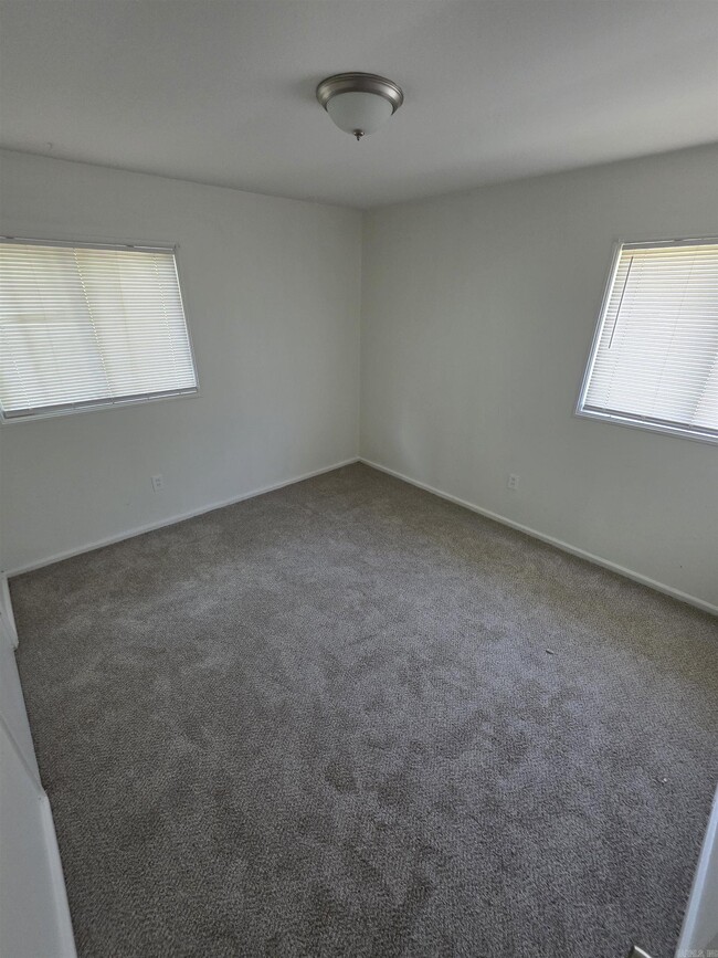 Building Photo - 4 N Meadowcliff Dr