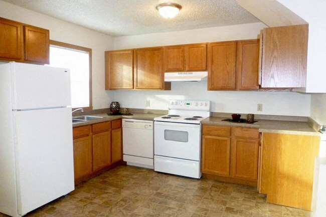 West Fargo, ND Sheyenne Terrace | Kitchen - Sheyenne Terrace