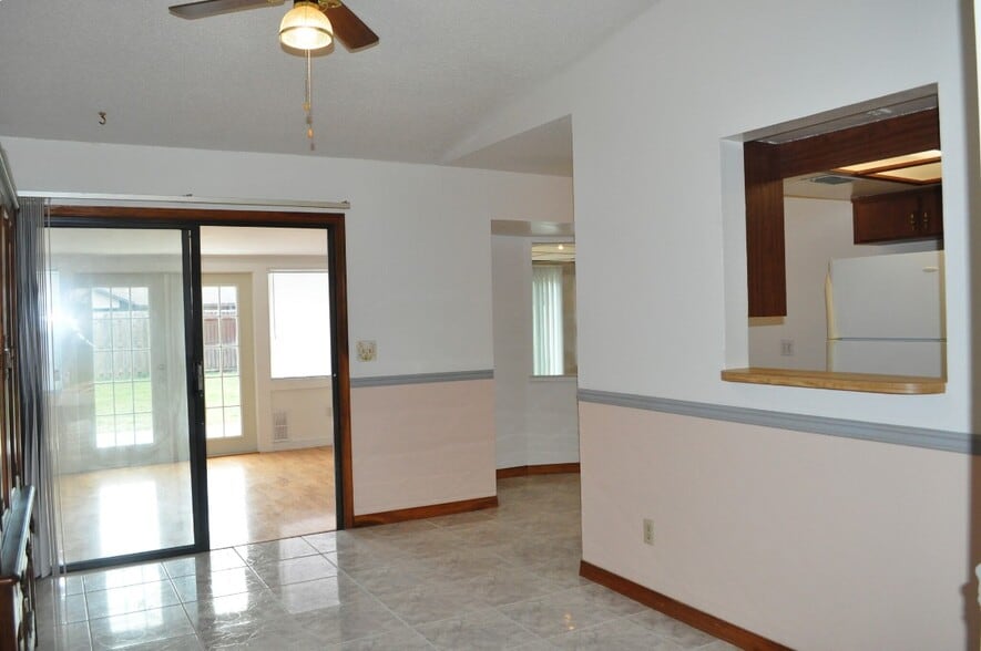 Dining Room - 916 Spring St NW