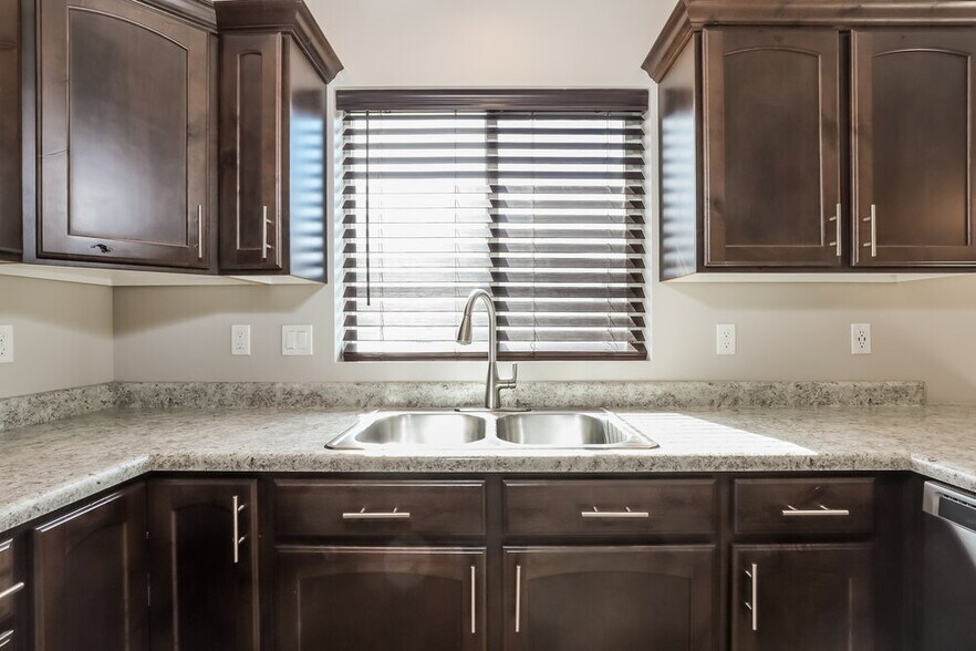 Building Photo - 1831 370 E