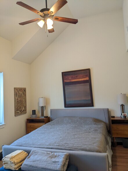 Master Bedroom with Cathedral Ceilings - 225 W Pastorius St