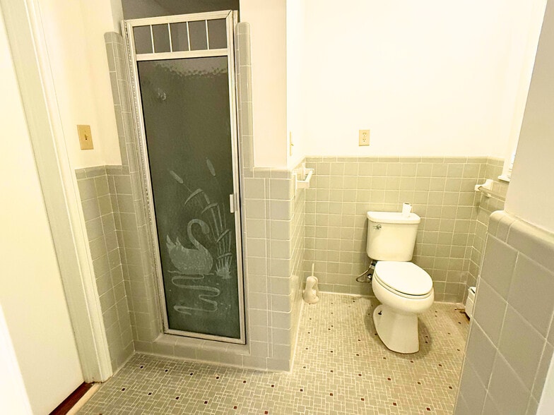 Building Photo - 1400 9th Ave