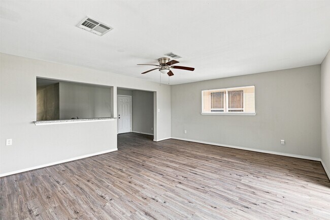 Building Photo - 509 Avenue J