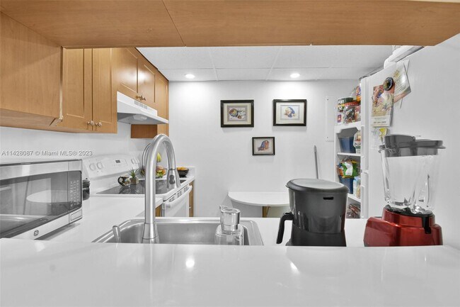 Building Photo - 11800 SW 18th St