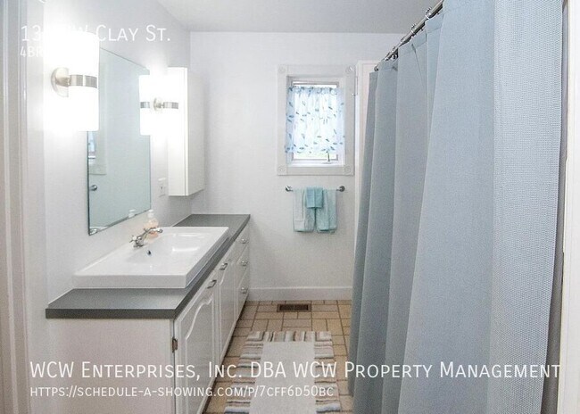 Building Photo - 131 SW Clay St