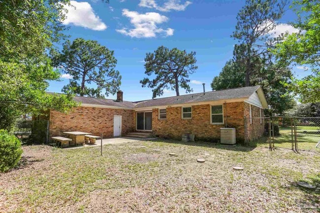 Building Photo - 6222 Maybelle Dr