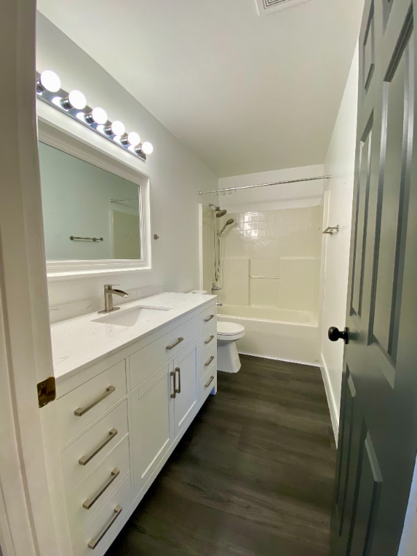 Building Photo - 200 Whispering Pine Pl