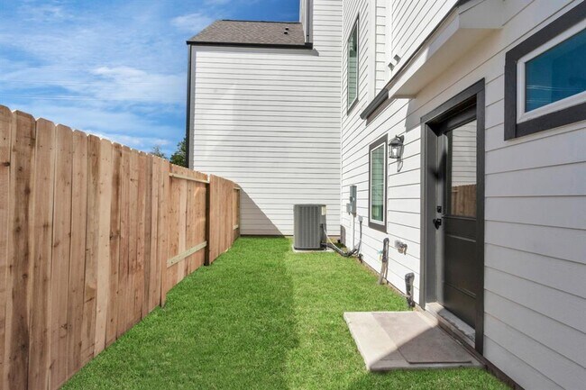 Building Photo - 5422 Wheatley St