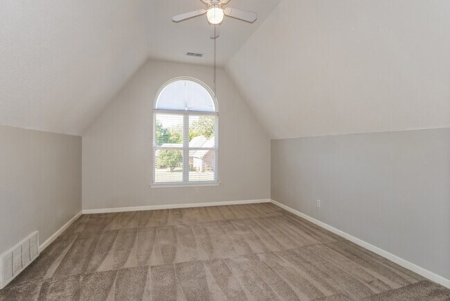 Building Photo - 7274 Busher Dr