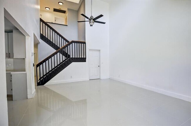 Building Photo - 8201 SW 57th St
