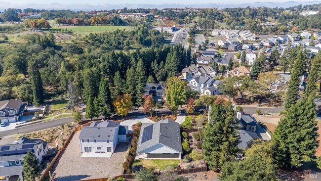 Building Photo - 1980 Bent Tree Pl