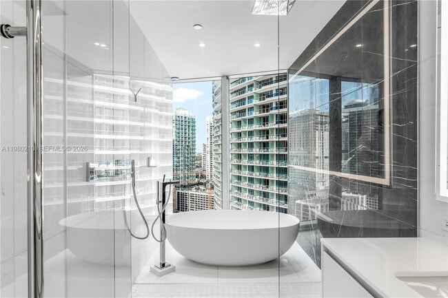 Building Photo - 300 Biscayne Blvd Way