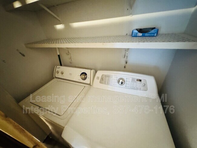 Building Photo - 2343 Robley Dr