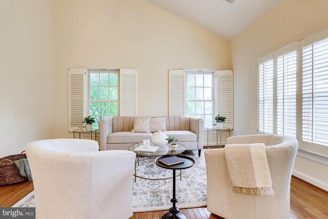 Building Photo - 1601 Colonial Hills Dr