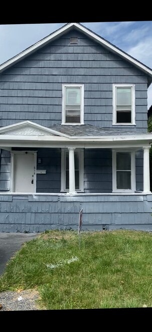 Building Photo - 616 7th St