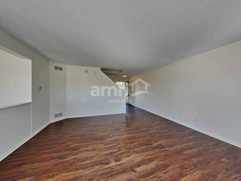 Building Photo - 924 Shenandoah Way