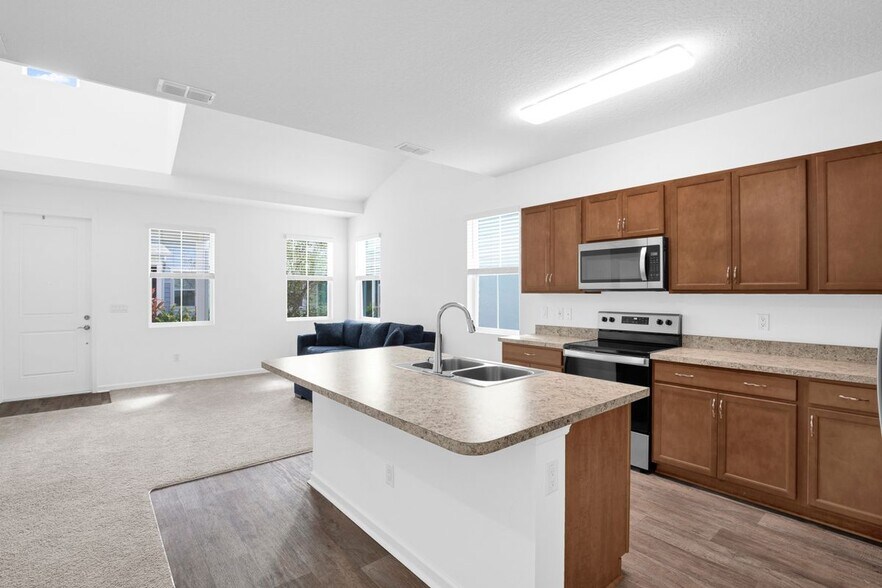 Building Photo - 513 High Tide Ln