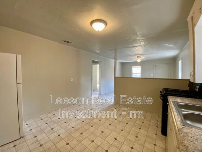 Building Photo - 609 Montgomery St