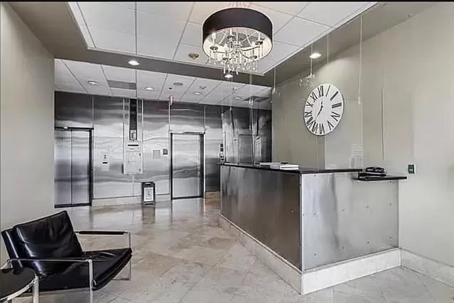 Front Lobby & 24 Hour Security - 1205 Saint Charles Ave