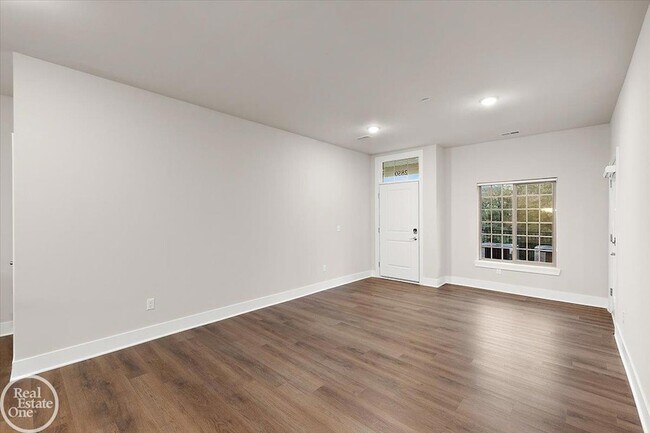 Building Photo - 2850 Barrington Square