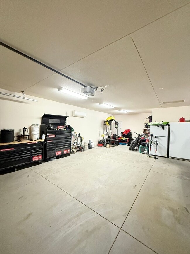 Building Photo - This home has EVERYTHING and is ready for you!