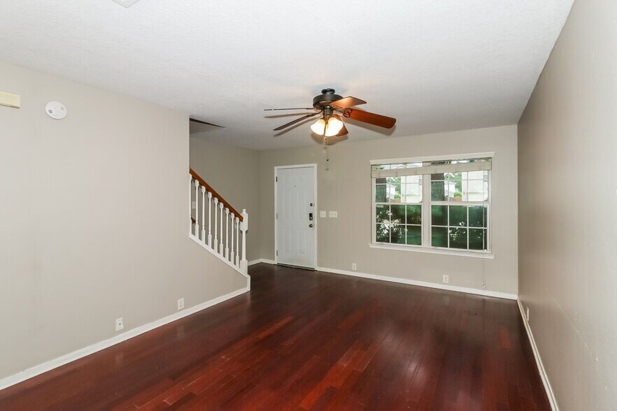 Building Photo - 19119 Royal Isle Dr