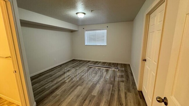 Building Photo - 1441 Westbury Way