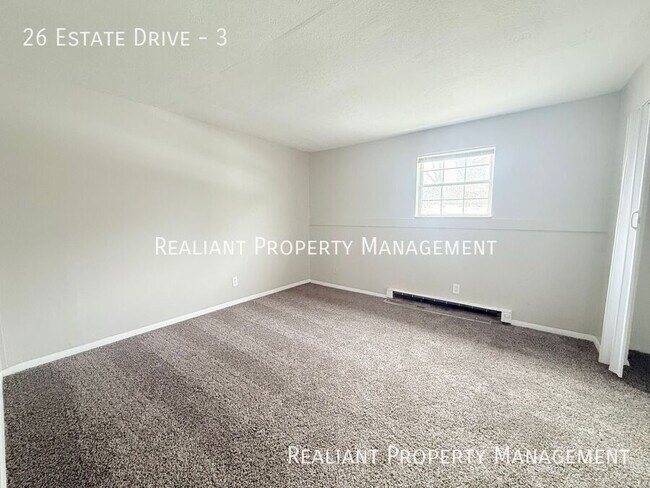 Building Photo - 26 Estate Dr