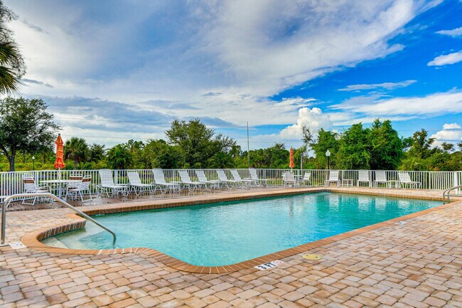 Building Photo - 6610 Gasparilla Pines Blvd