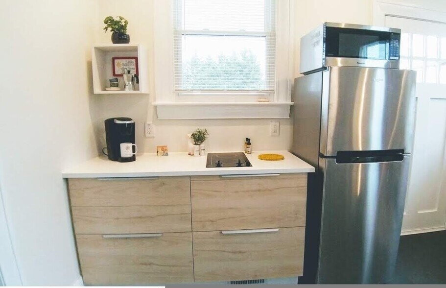 Building Photo - 3541 Fort Ave