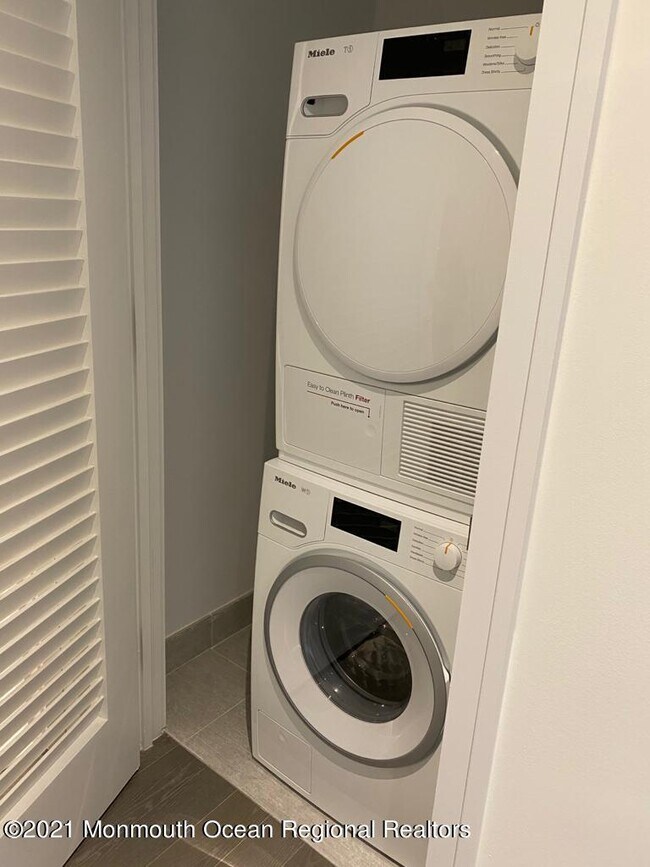 Building Photo - 30 Melrose Terrace