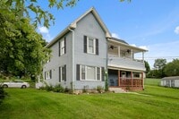 Building Photo - College Street