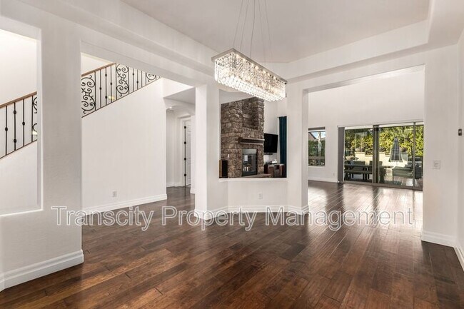 Building Photo - 1636 E Sattoo Way