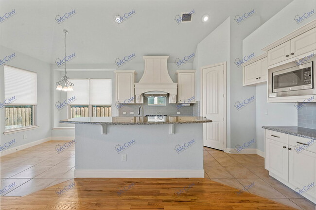 Building Photo - 5595 Lightfoot Ln