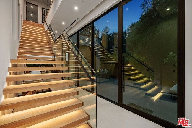 Building Photo - 1200 Angelo Dr