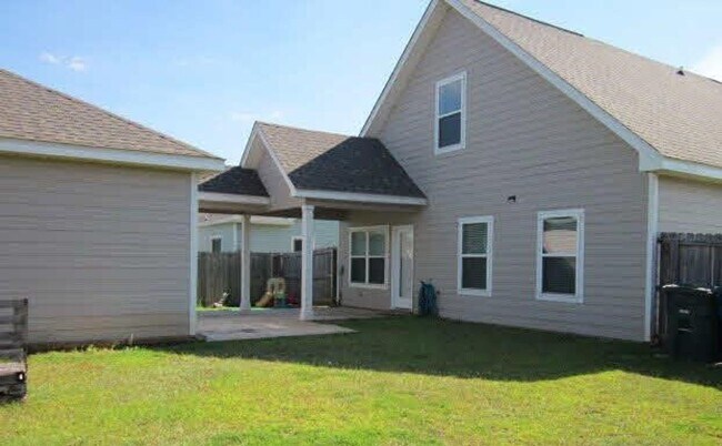 Building Photo - UPCOMING LISTING