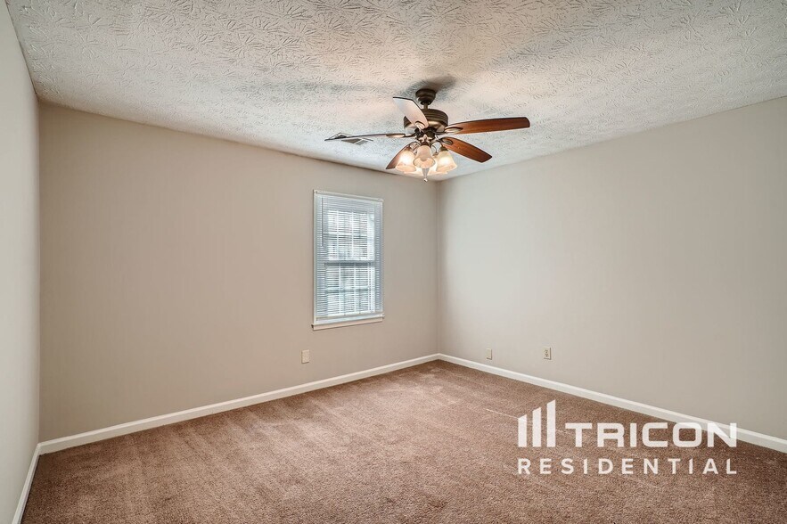 Building Photo - 2790 Spring Ridge Cir