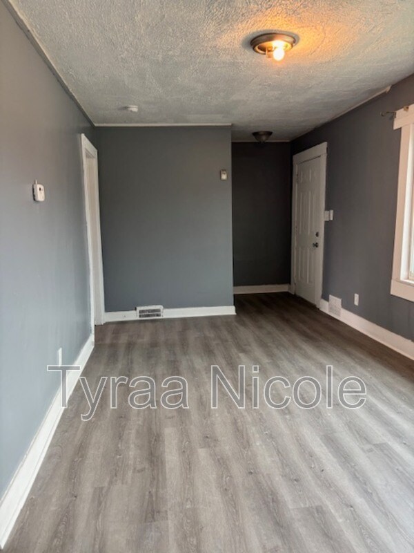 Building Photo - 14461 Lappin St