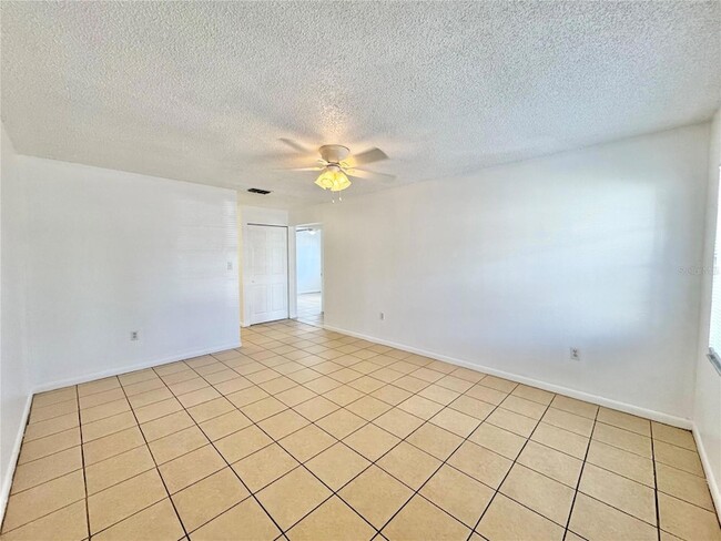 Building Photo - 2575 Elm Ave