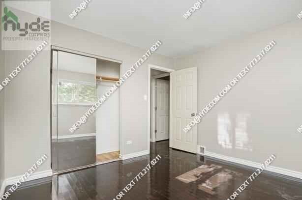 Building Photo - 524 E 89th Pl