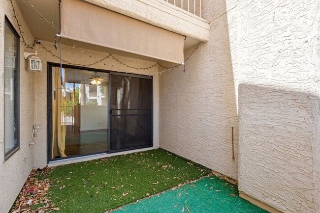 Building Photo - 205 N 74th St