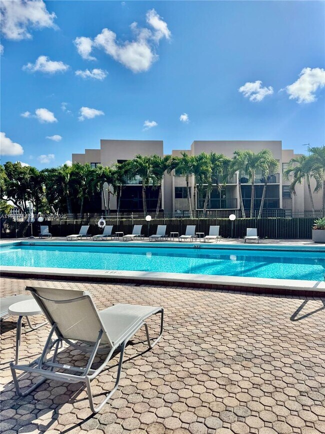 Building Photo - 10985 SW 107th St