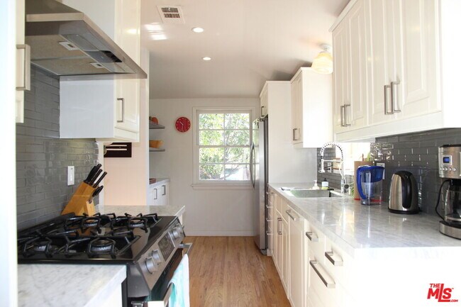 Building Photo - 8011 Stewart Ave