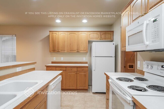 Building Photo - 10904 185th Ave E