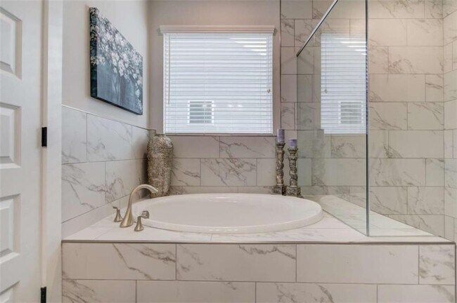 Building Photo - 60 Table Rock Ct