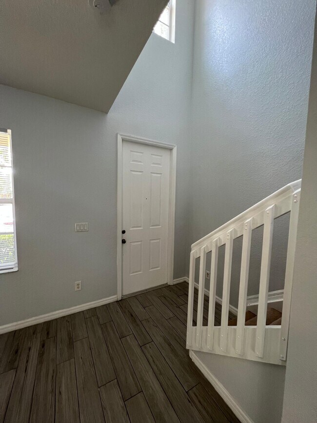 Building Photo - 2155 SE Bell Isle Dr
